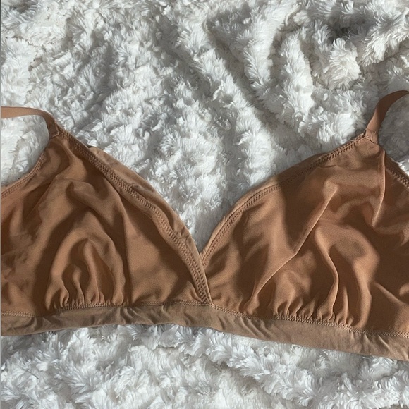 SKIMS Fits Everybody Crossover Bralette💕 - Picture 5 of 7